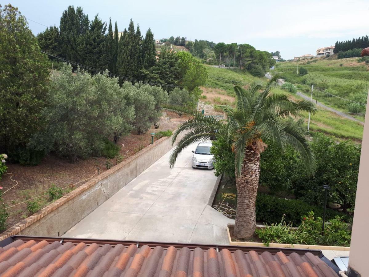 B&B La Collina Dei Poeti Catanzaro Buitenkant foto